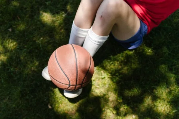 basketball knee injury